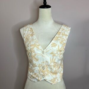 NWT Abercrombie and Fitch, yellow and cream cotton waistcoat. Size small.